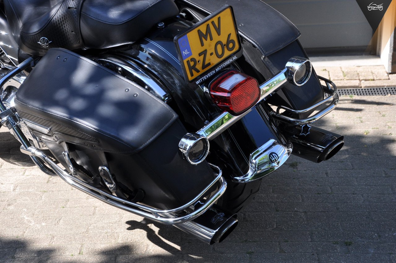 Harley Davidson FLHRC Road King Classic ABS Hele volle motor
