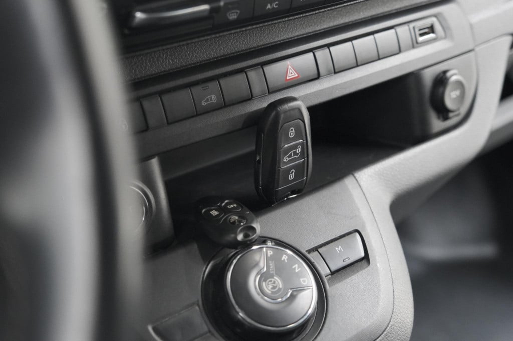 Peugeot Expert 2.0 bluehdi 180 automaat standard premium | standkachel | tr
