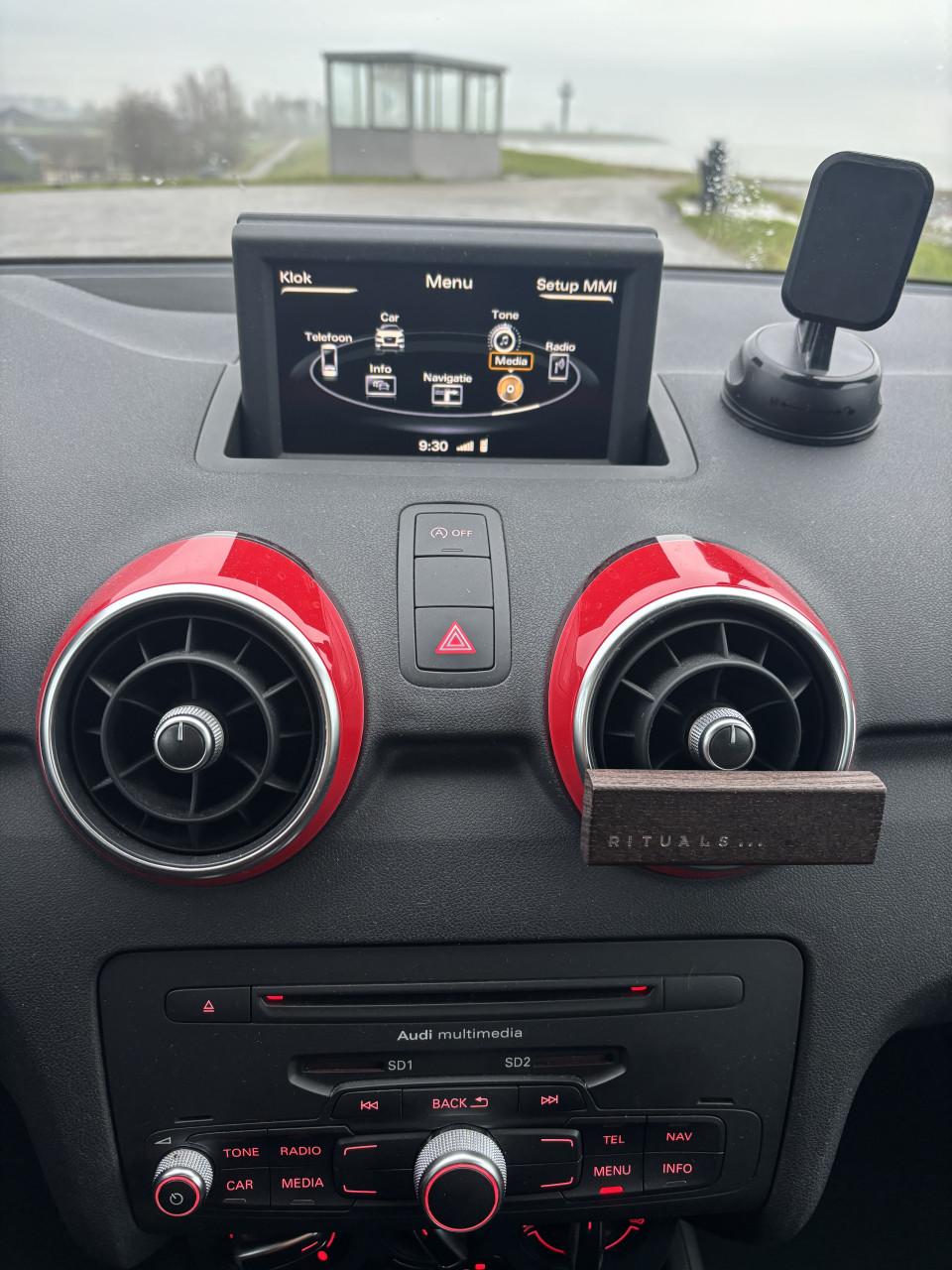 Audi A1 1.2 TFSI Admired S-Line | APK 2027 |