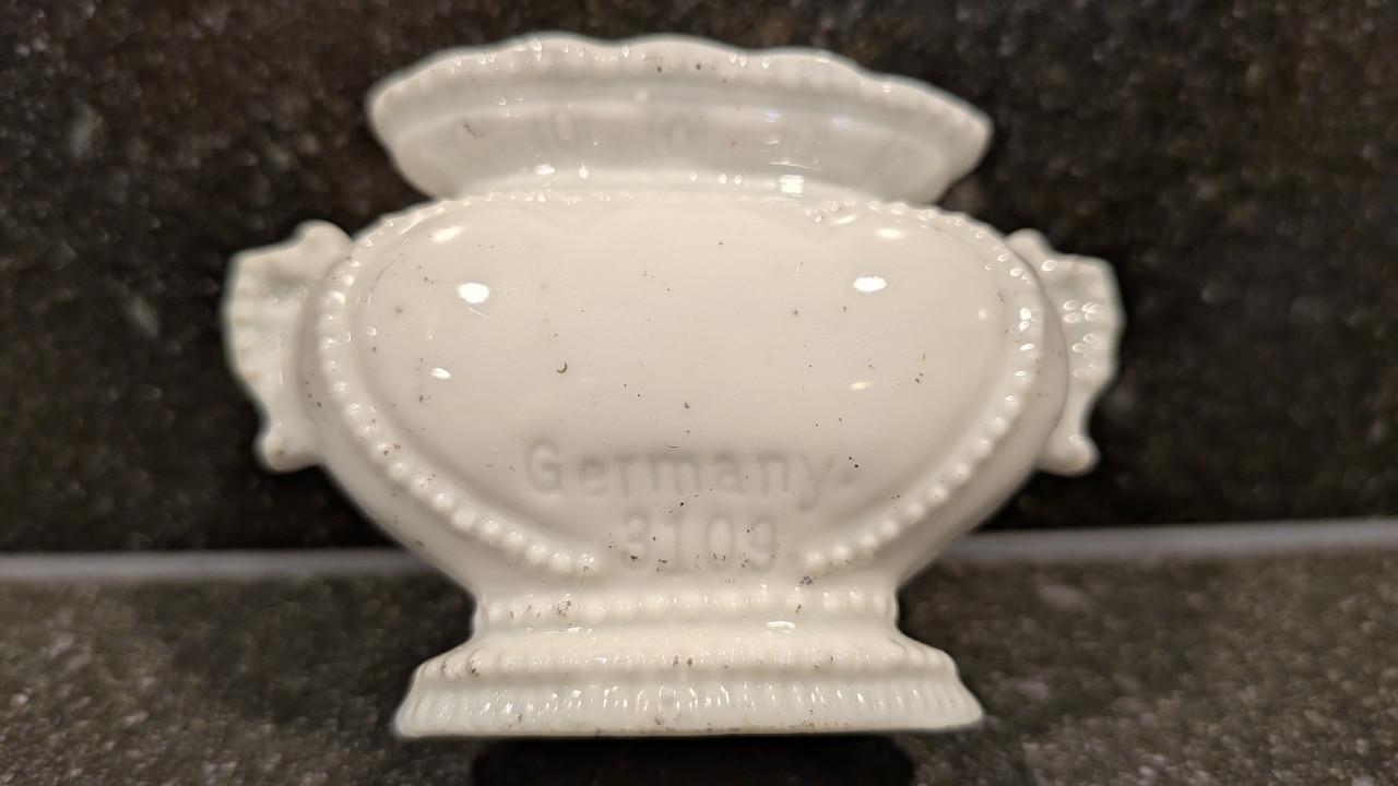 Antieke driedelige set Duitse porseleinen miniatuur vaasjes - Germany 3109