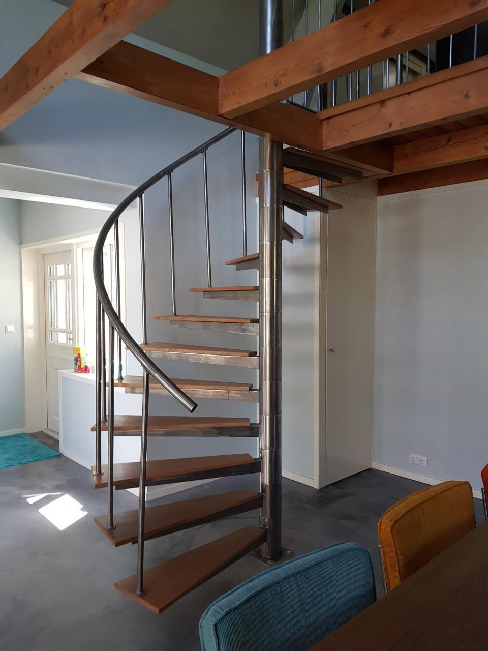 Stalen spiltrappen op maat – Al meer dan 40 Jaar vakmanschap