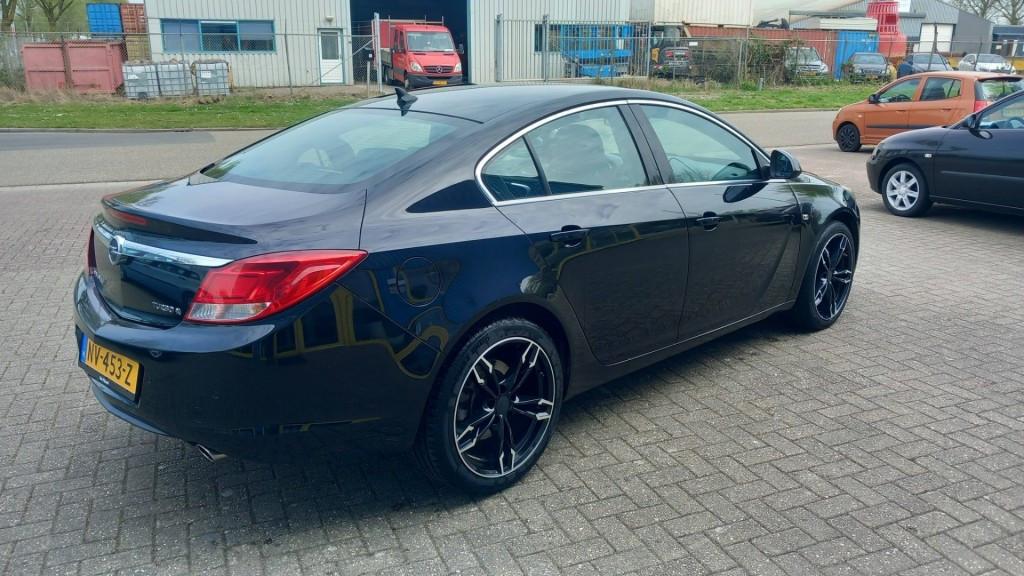 Opel Insignia 2.0 T Cosmo 4x4 220pk sedan 2008 airco leer 19inch i.z.g.st