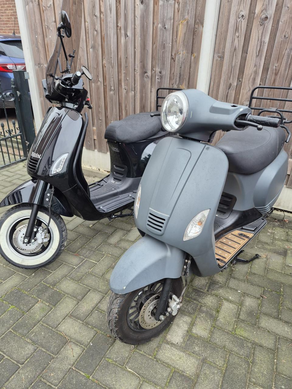 Mooie Scooters(snor).