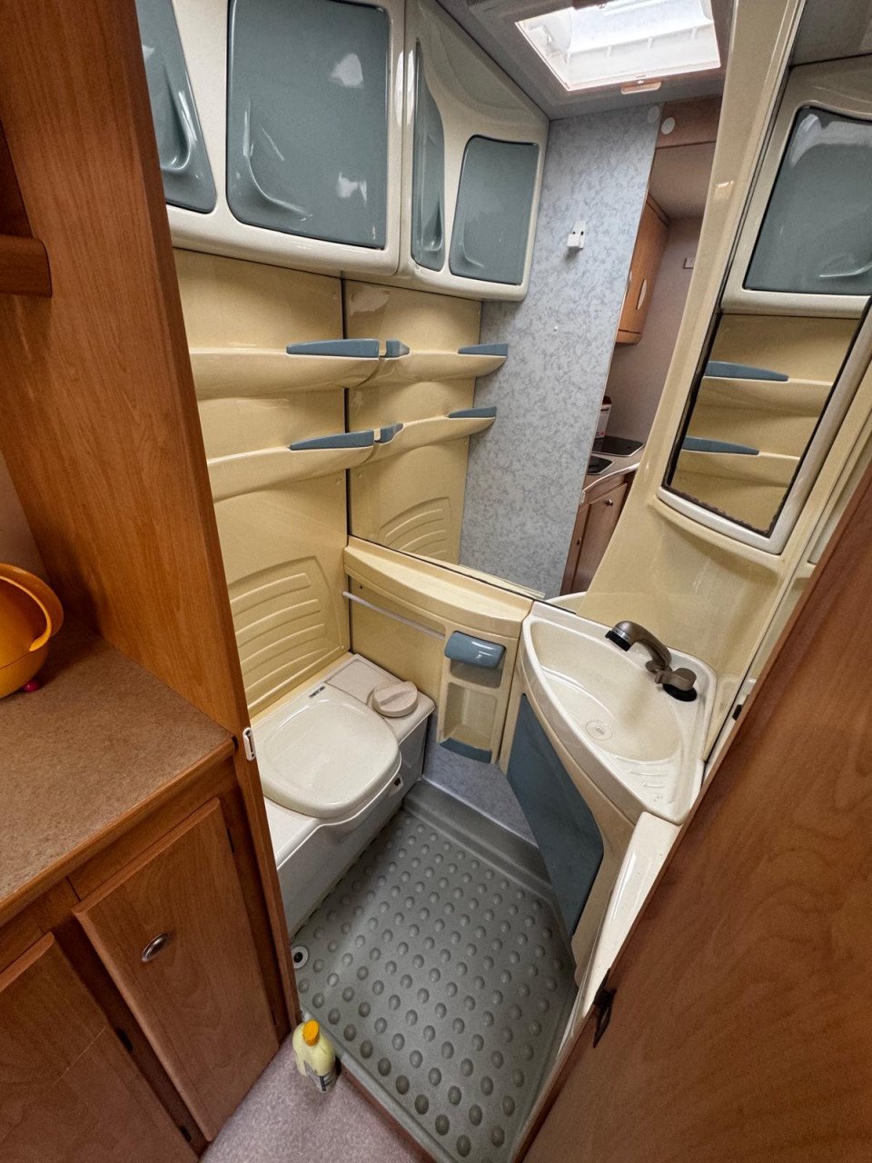 Caravelair Solariria 2005 met voortent , vast bed en boiler