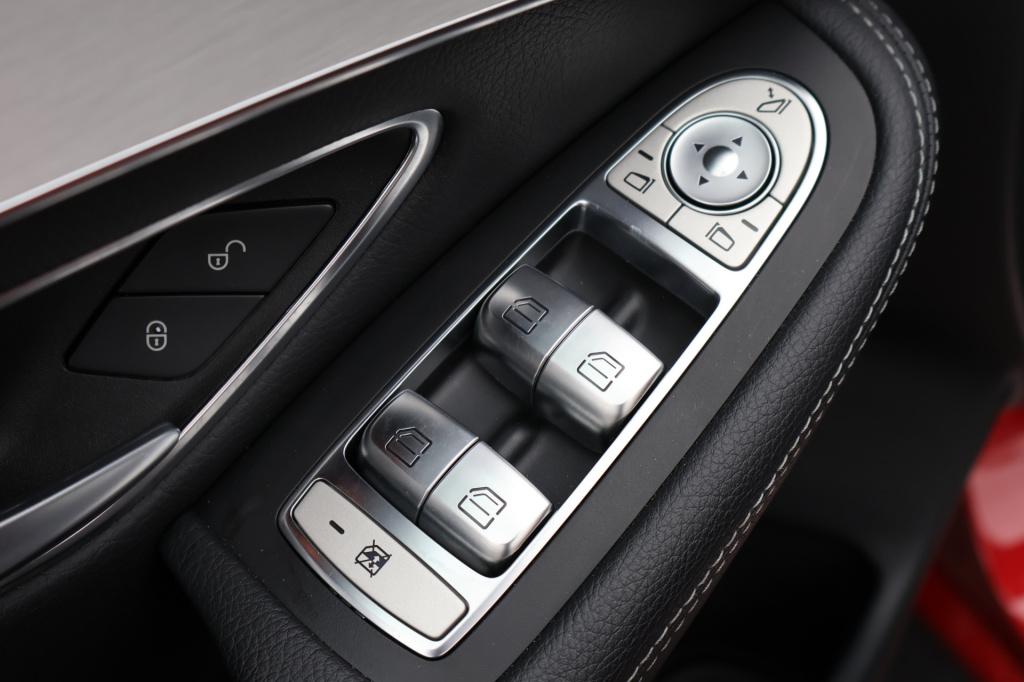 Mercedes-Benz Glc 250 d 4matic amg l panoramadak l trekhaak l stoelverwarmi