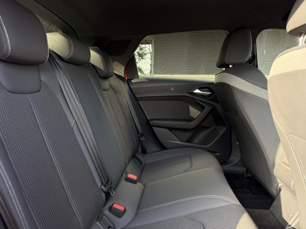 Audi A1 citycarver 30 tfsi - sline - sportstoelen - led koplampen -