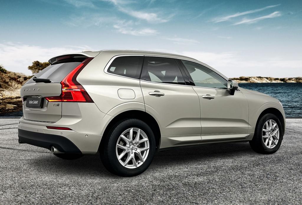 Volvo XC60 t8 390pk recharge momentum|
