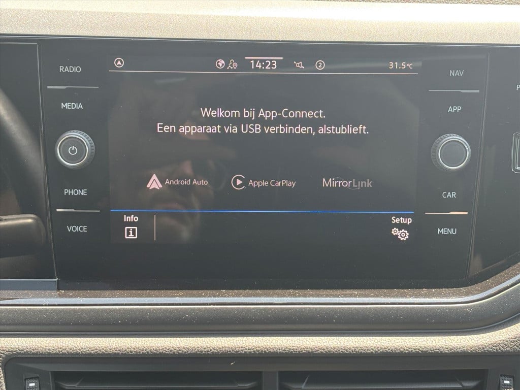 Volkswagen Taigo 1.0 tsi 110pk r-line| pano dak|trekhaak|led| navi via carp