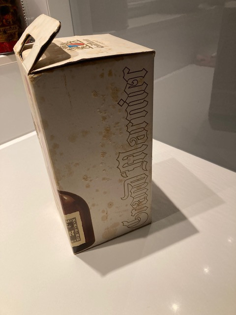 Fles Grand Marnier van ruim 40 jaar oud