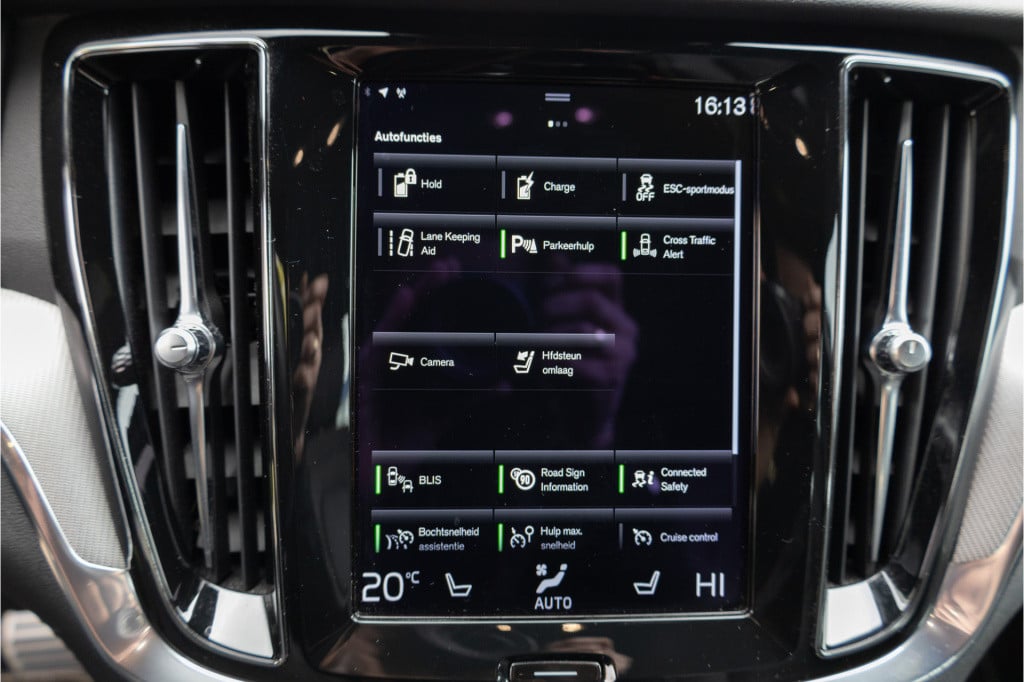 Volvo V60 2.0 t6 recharge awd r-design ✅h&kaudio✅trekhaak✅leder