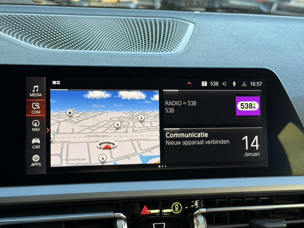 BMW 3-serie touring 330e | stoelverwarming | apple carplay | achteruitrijca