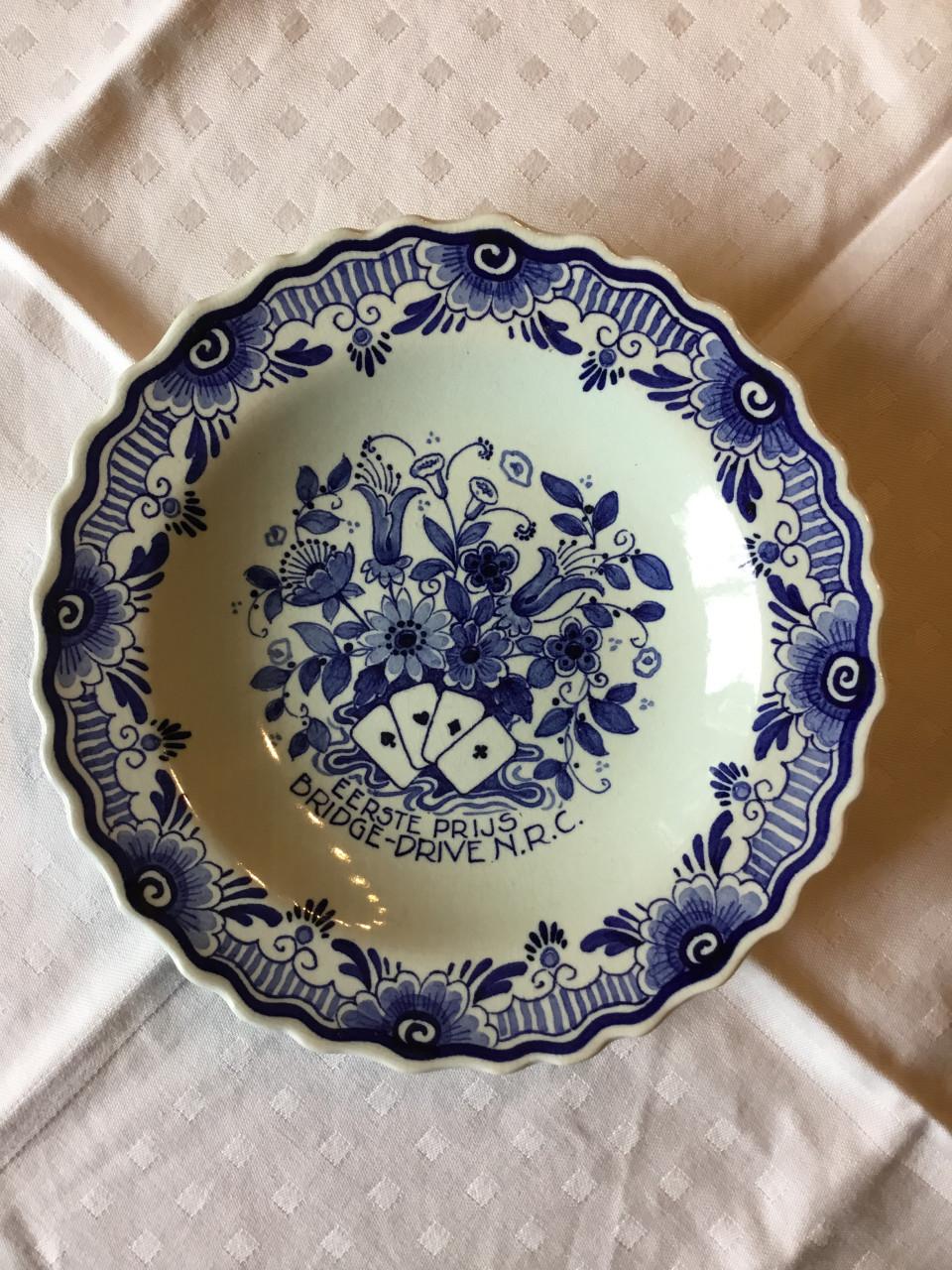 Delfts Holland keramiek schotel 17,5 diameter, Bridge-drive N.R.C.