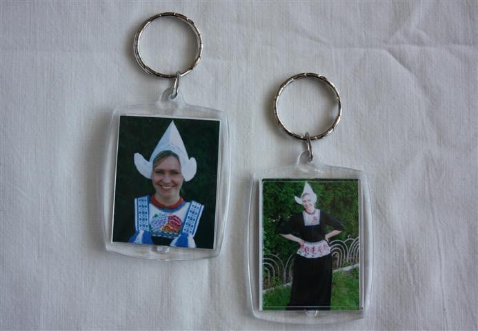 Klederdracht folklore sleutelhanger leuk souvenirtje met  verschillende