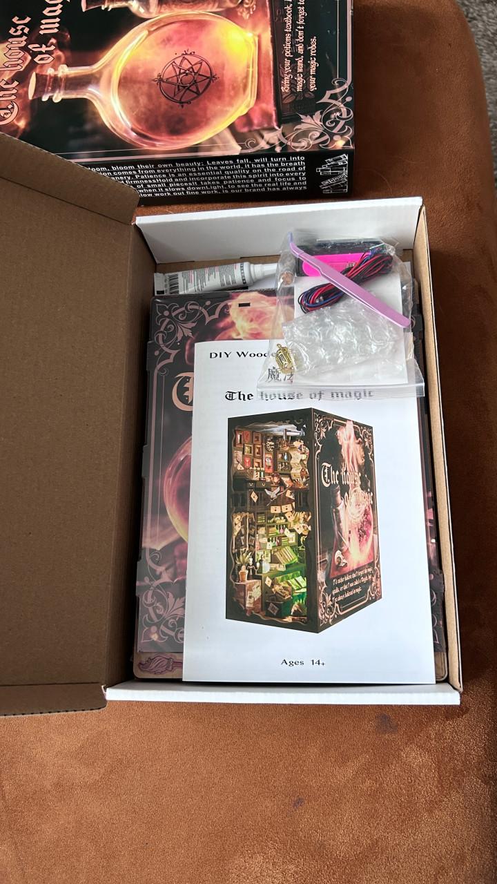 Book nook the house of magis