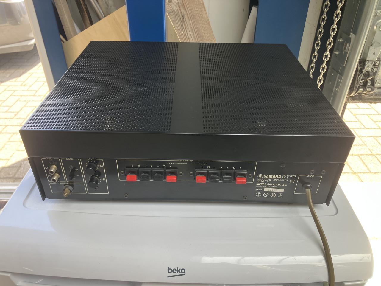 Yamaha M-4 2x 120 Watt vintage eindversterker defect