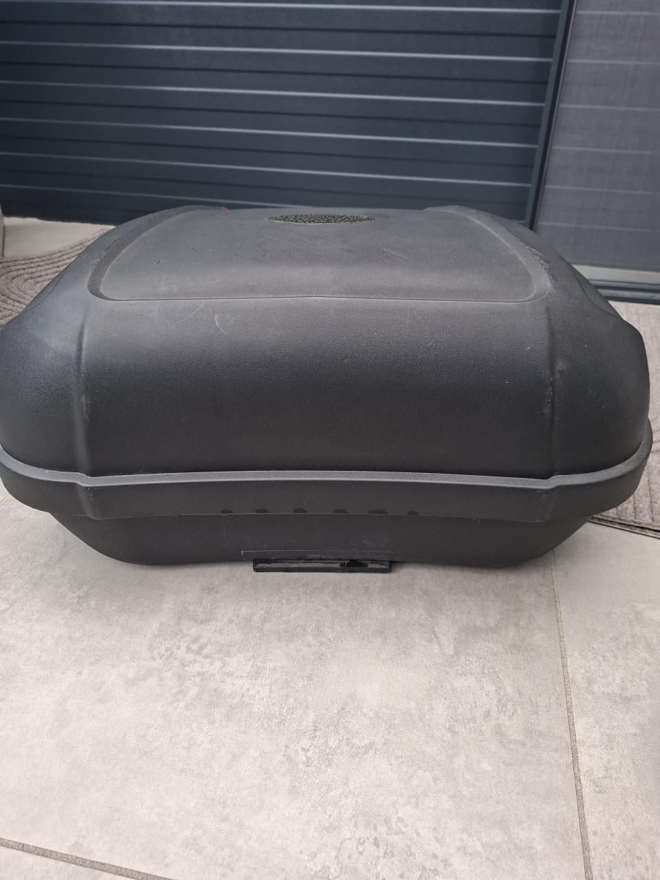 VidaXL-Topkoffer-voor - motorfietsen -72 -L - voor - 2 - helmen. 1x sleutel