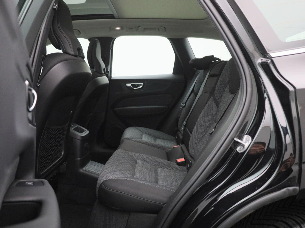 Volvo XC60 2.0 t6 plug-in hybrid awd core bright | long range | navigatie |