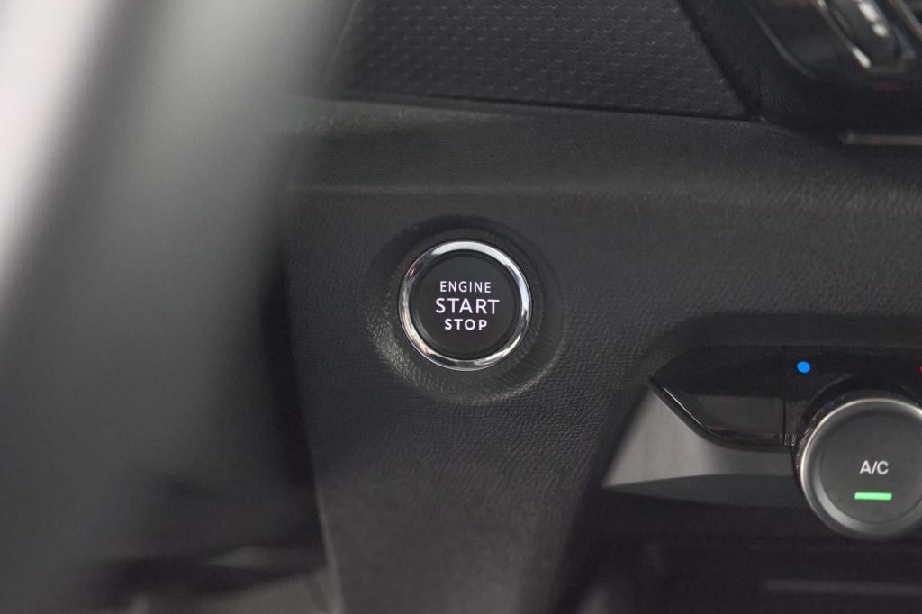 Citroen C4 X 1.2 hybrid 145 max | camera | adaptieve cruise control | apple