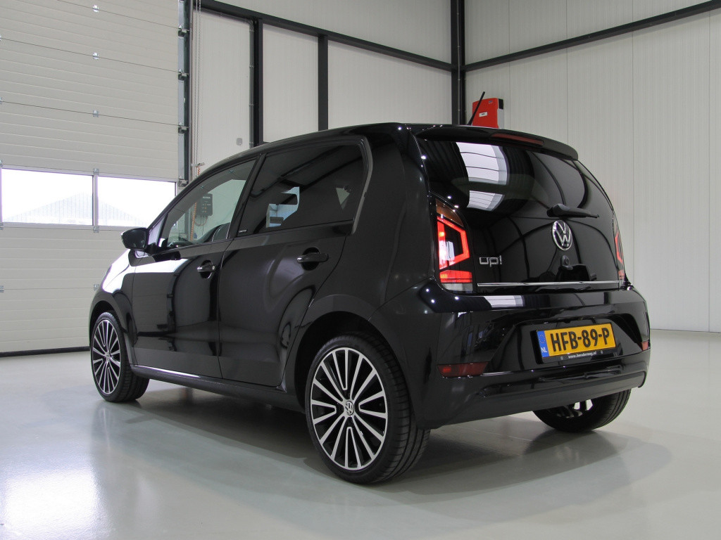 Volkswagen UP! active 5drs. clima | cruise | camera | vol!