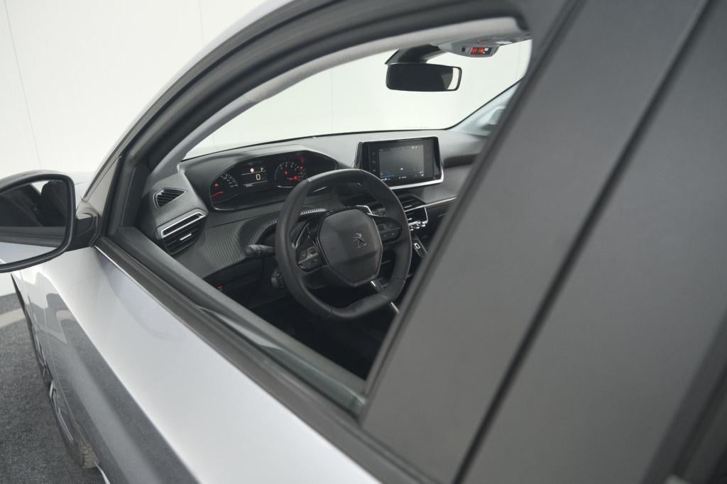 Peugeot 208 puretech 100 eat8 active pack | apple carplay | parkeersensoren