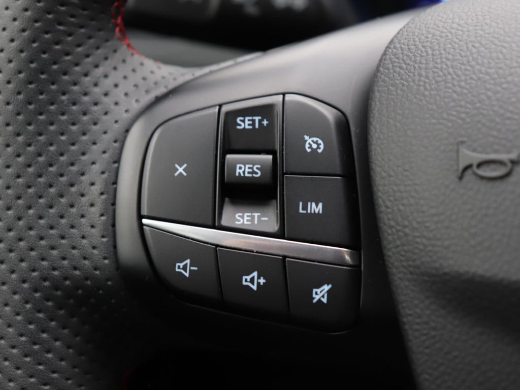 Ford Kuga 1.5 ecoboost st-line | navi | winterpakket | cruise control | lmv