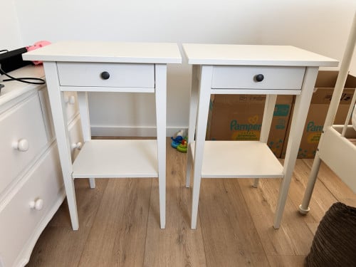 2 nachtkastjes (gratis afhalen)