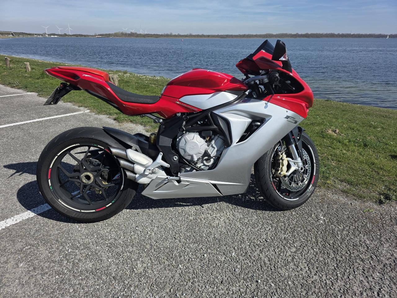 MV Agusta F3 675 2012 18k km