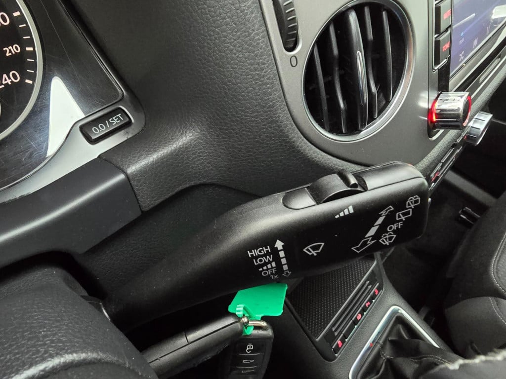 Volkswagen Tiguan occasion 2.0 tsi sport&style 4motion met panoramadak en c