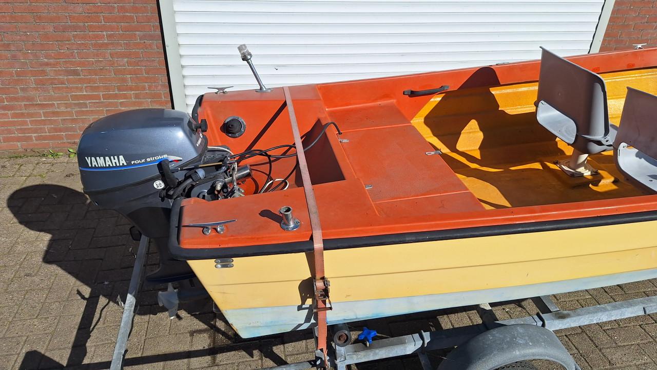 Rana 15 met 8 pk yamaha en trailer