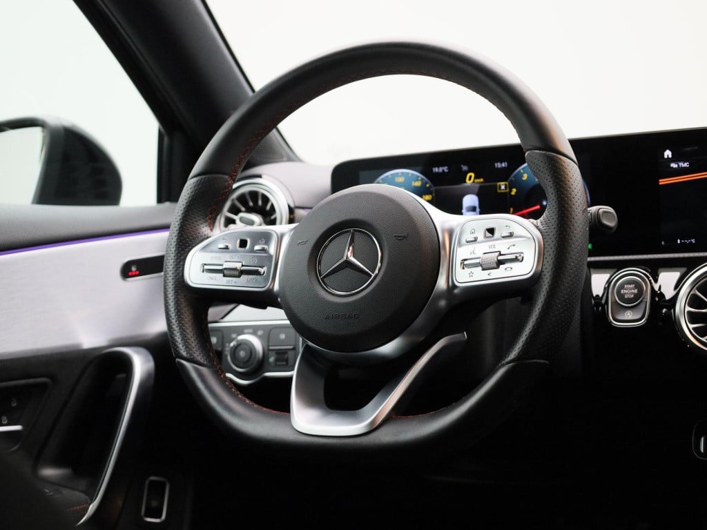 Mercedes-Benz A-Klasse 200 business solution amg | automaat | navigatie | a