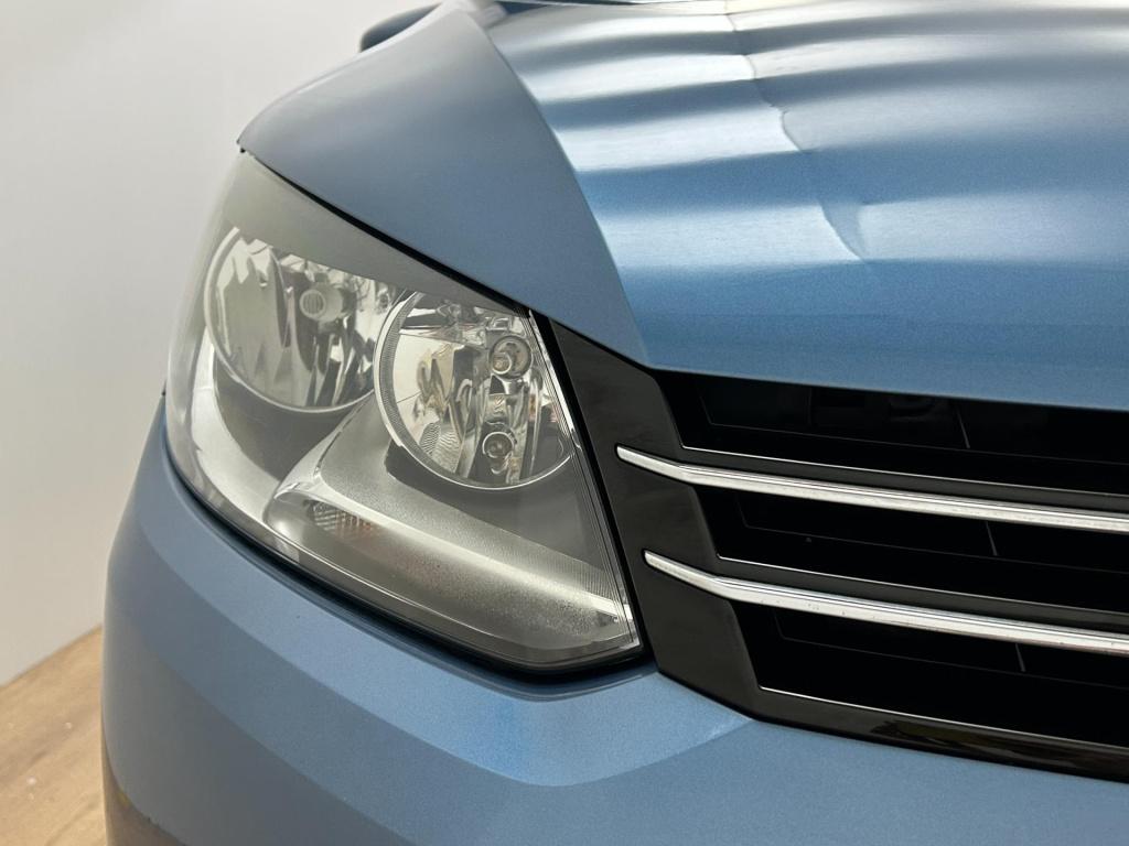 Volkswagen Touran occasion | blauw | tweedehands volkswagen touran | 7-zits