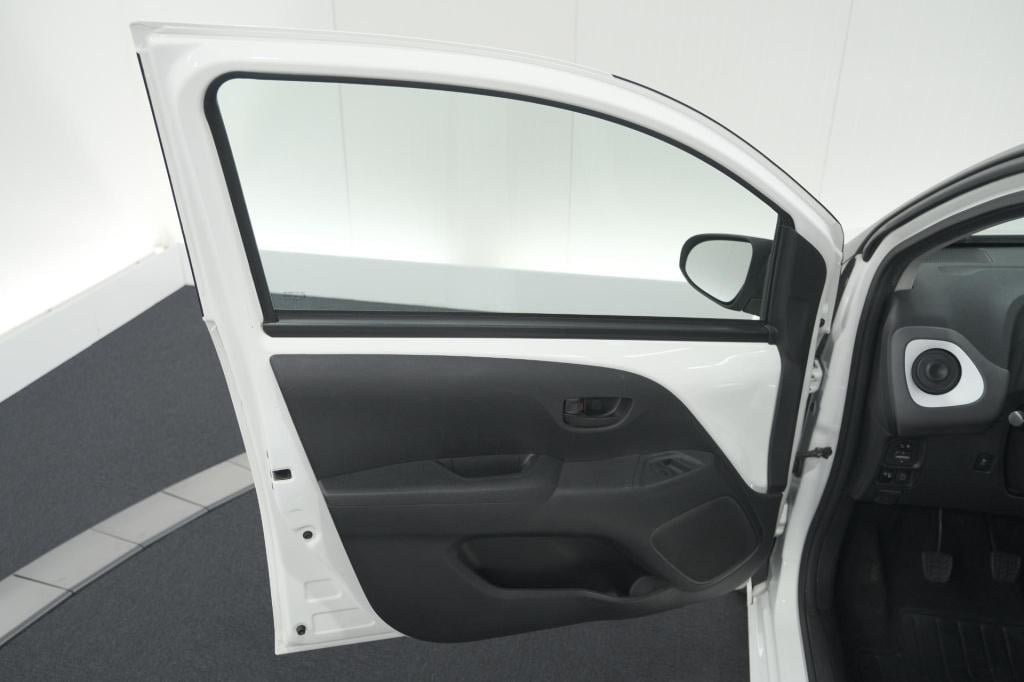 Citroen C1 1.0 vti feel | airco | bluetooth radio | getint glas | 5 deurs