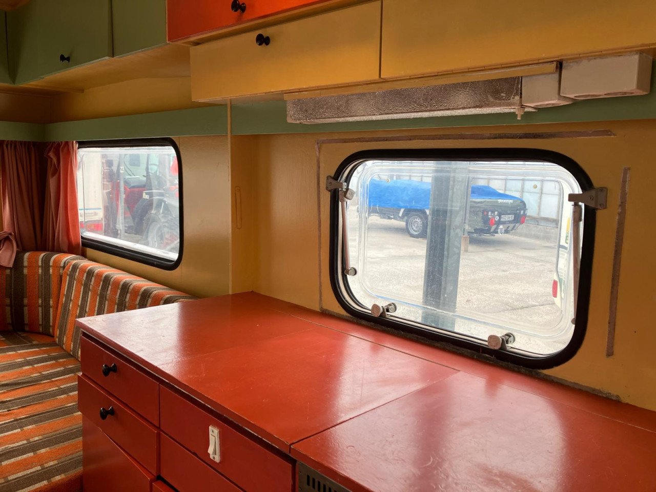 Retro caravan incl stalling