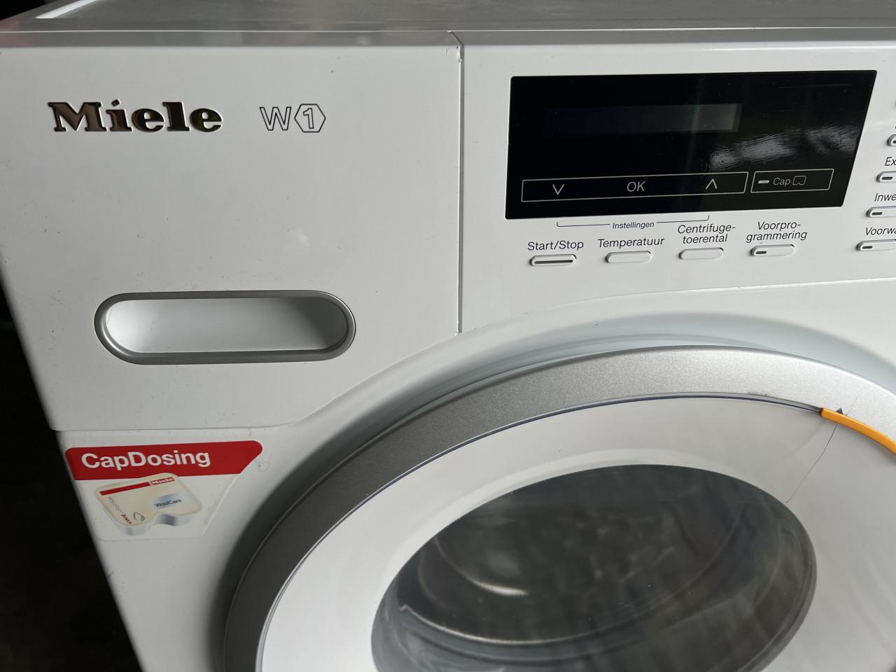 Miele WMB 120 WCS W1 Wasmachine 8 kg. 1600 toren nauwelijks gebruikt