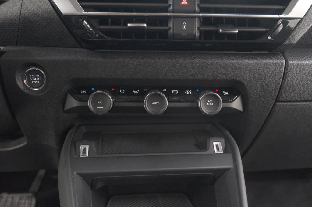 Citroen Ë-c4 shine 50 kwh | camera | pack winter | apple carplay | navigati