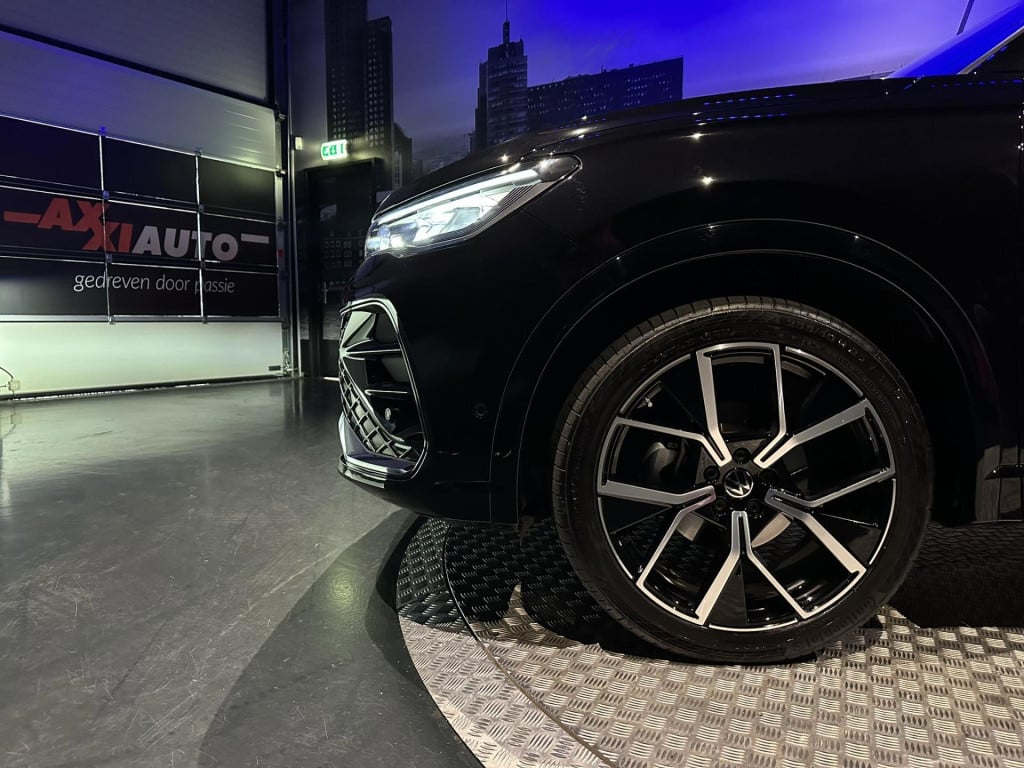 Volkswagen Tiguan 1.5 etsi r-line business *standkachel*pano*trekhaak*harma