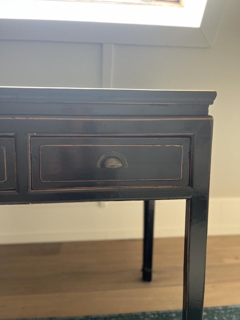 Sidetable in rustieke stijl