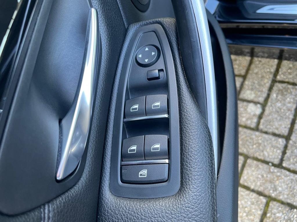 BMW 3-serie touring 318i luxury edition