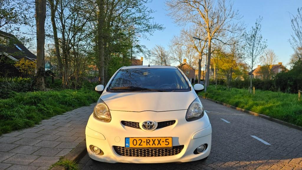 Toyota Aygo dynamic navigator 2011 / nl auto / nap / apk 03/27