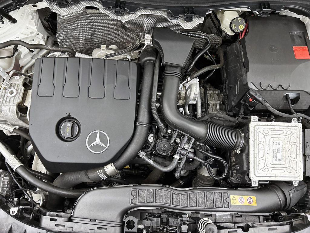 Mercedes-Benz B-Klasse 200 business solution amg | automaat | apple carplay