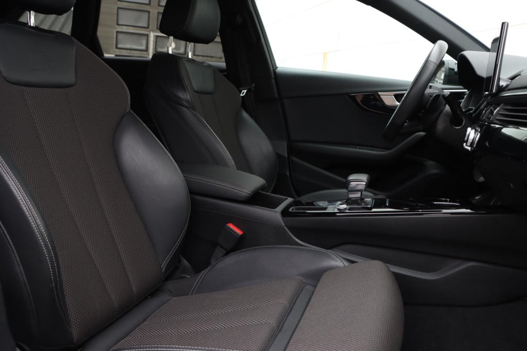 Audi A4 avant 35 tfsi 150pk s tronic s edition competition