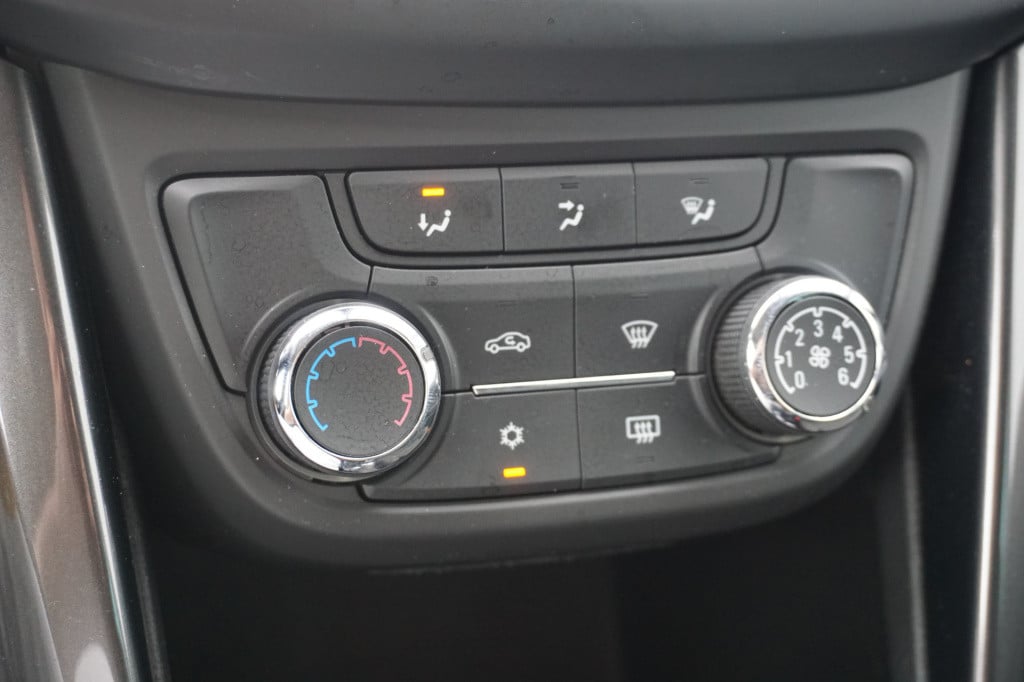 Opel Zafira 1.6 turbo business executive 7p. airco / navi / cruise / elektr