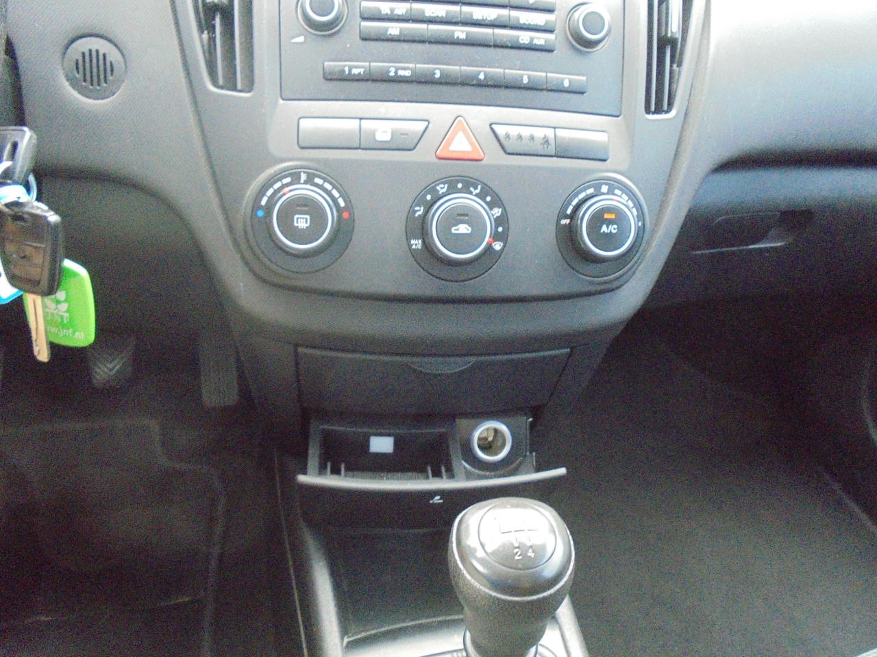 Kia Pro Ceed hele nette sportieve auto 176.425 Km met N.A.P Apk Juni 2027