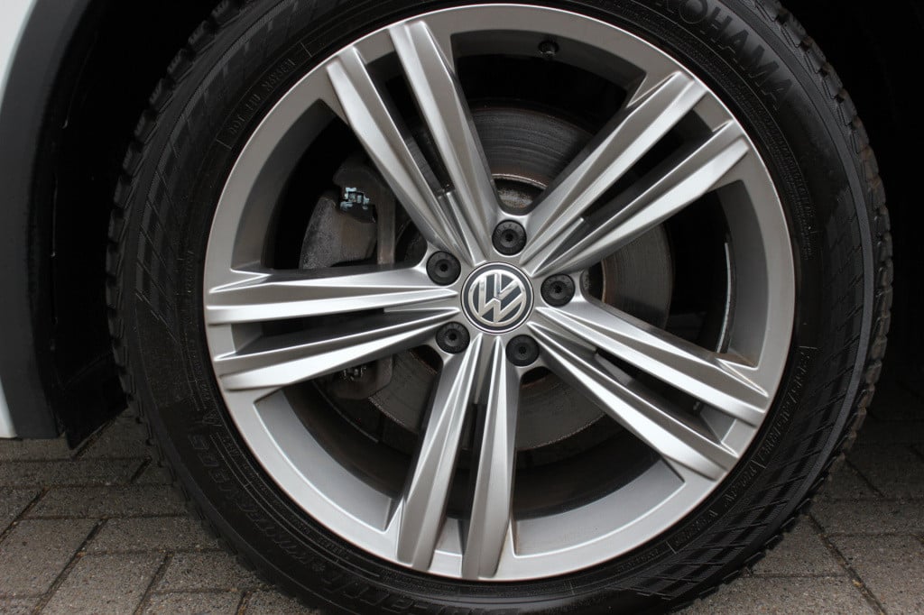 Volkswagen Tiguan 2.0 tsi 4motion r-line | leder | v.c. | keyless
