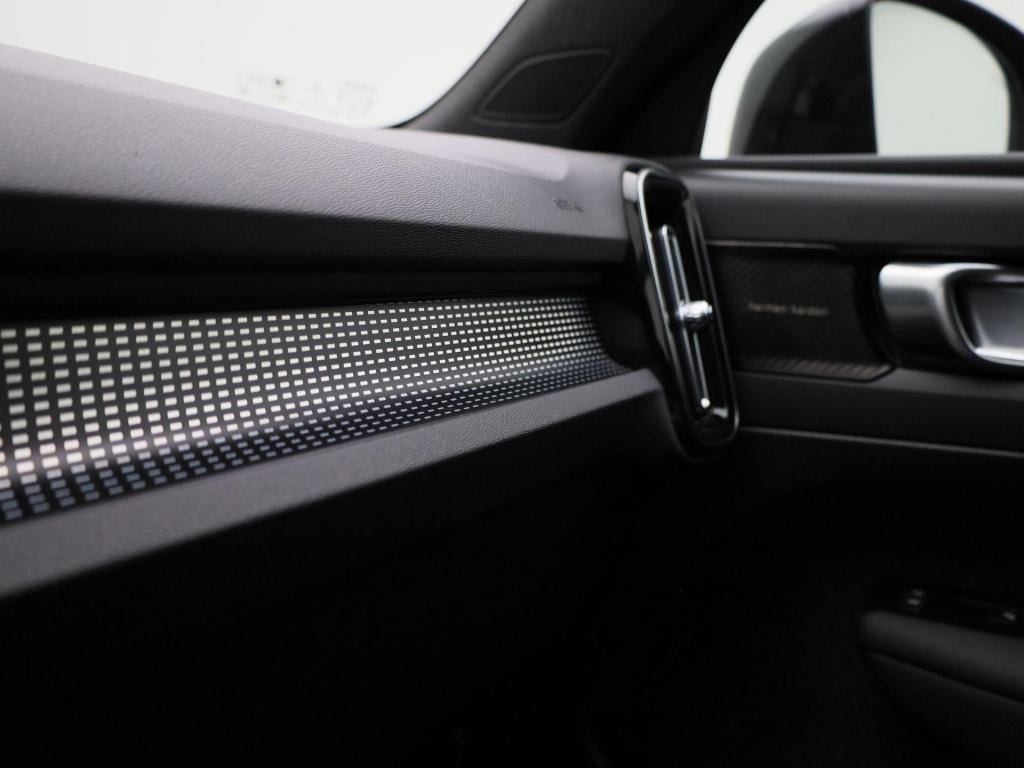 Volvo XC40 recharge p8 awd r-design | automaat | apple carplay / android au