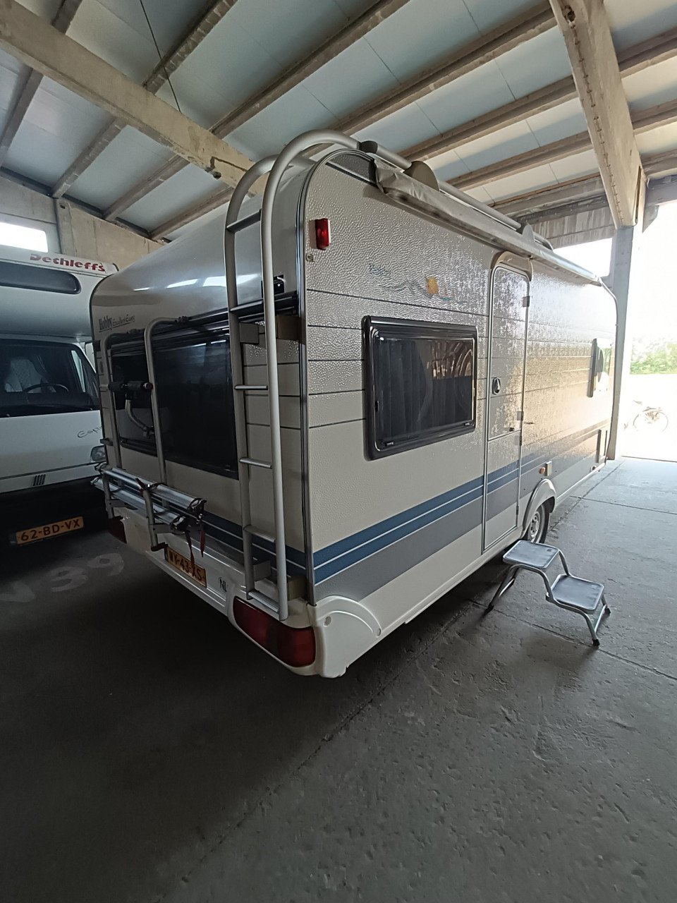 Caravan hobby 460