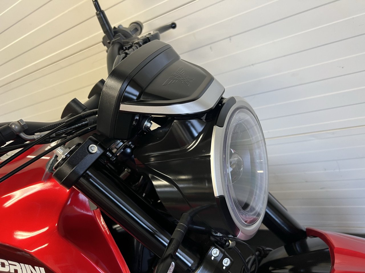 Moto Morini Seiemmezzo STR 650 nu €6999,- all in!