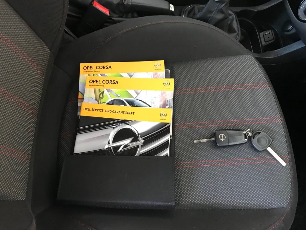 Opel Corsa color edition