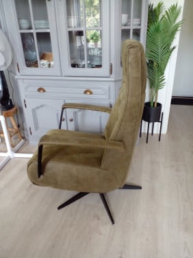 Relaxfauteuil Nijland M kleur: Bull Moss 59, elektrisch.
