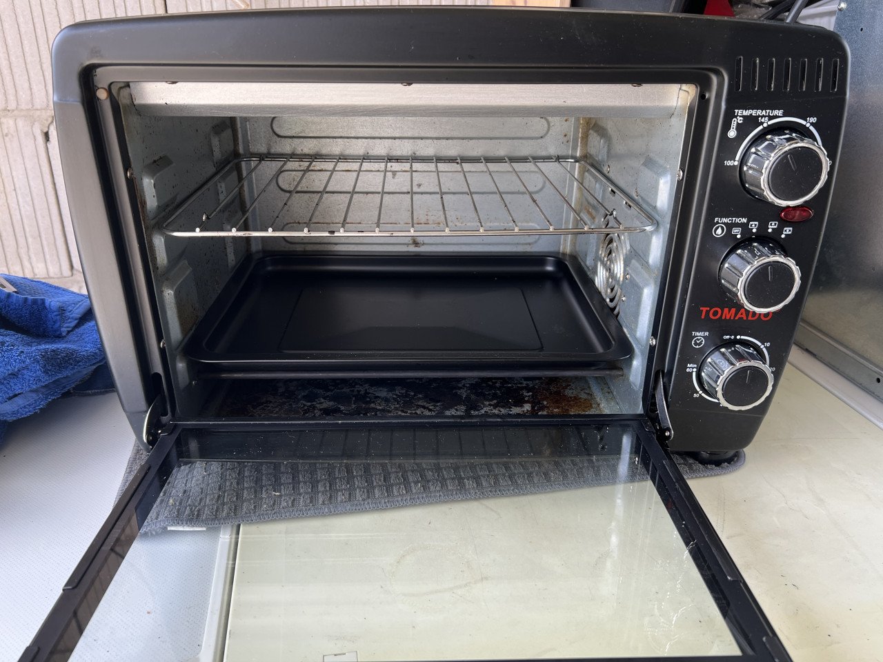 Tomado Vrijstaande oven 40 Liter 1500 Watt Hetelucht 4 insteekniveau's